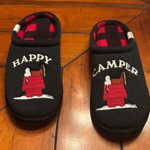 LL Bean x Peanuts Happy Camper Men’s Sweater Slippers